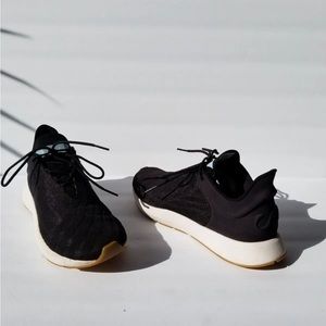 Saysh One Women’s Sneaker In Black Size 7.5